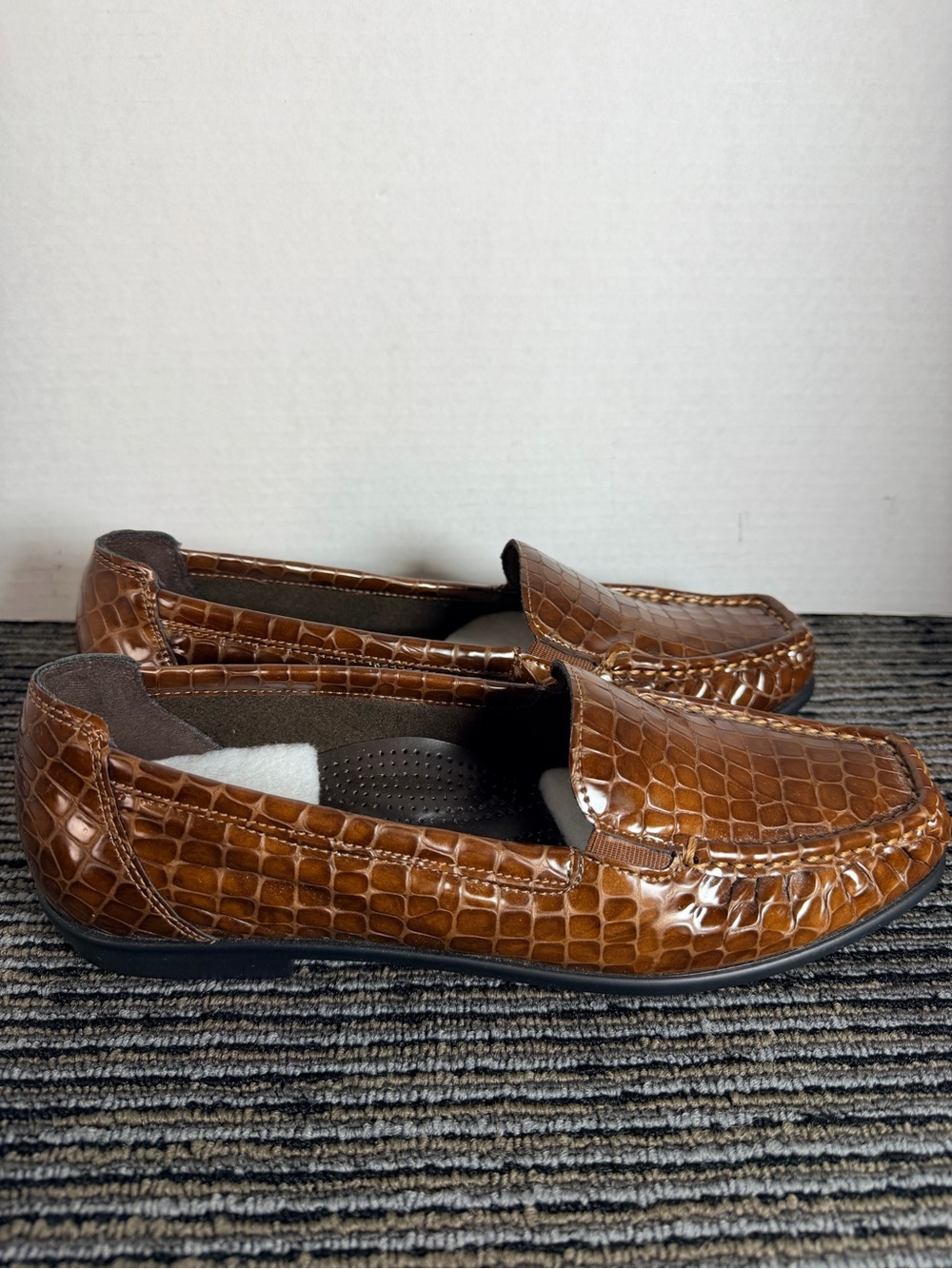 SAS WOMENS LOAFER SHOES 8.5 M NEW JOY CROC COGNAC BROWN PATENT LEATHER SHOE- - Picture 9 of 12